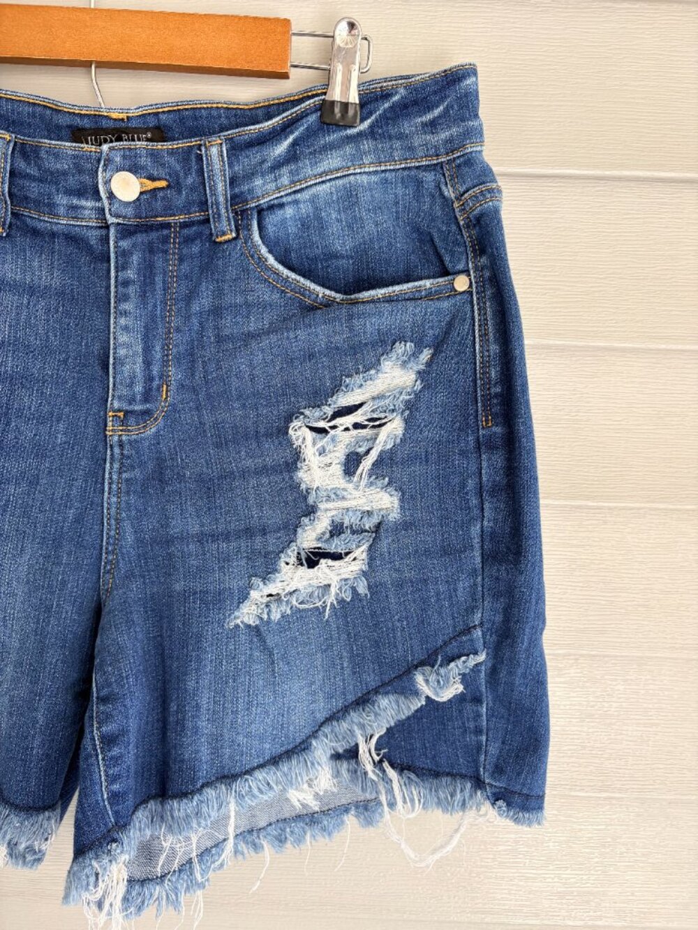 Judy Blue Mid-Rise Distressed Tulip Hem Cutoff Denim Shorts IXL - Picture 4 of 10